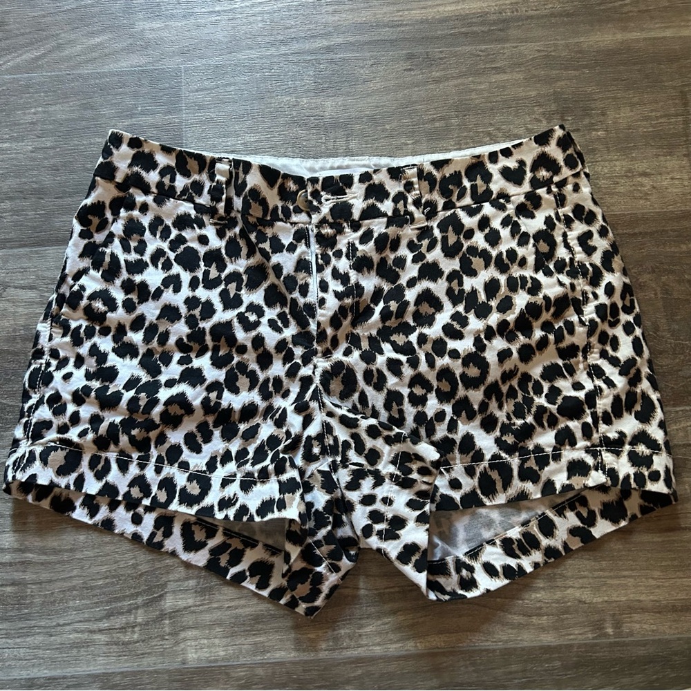 Old Navy Everyday Short Mid Rise Cheetah Shorts Size 6
